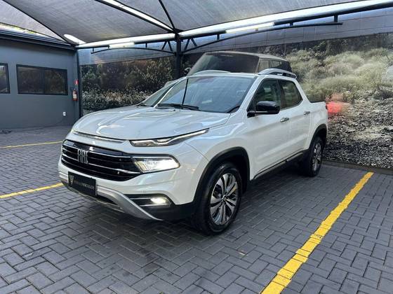 FIAT TORO 2.0 16V TURBO DIESEL VOLCANO 4WD AT9 FIAT TORO 2.0 16V TURBO DIESEL VOLCANO 4WD AT9